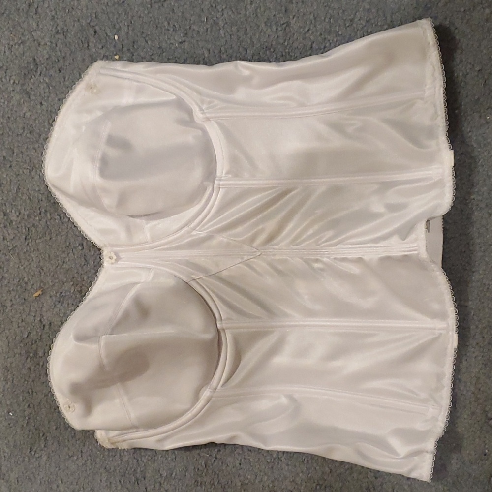 Dominique 40DD Boustierre